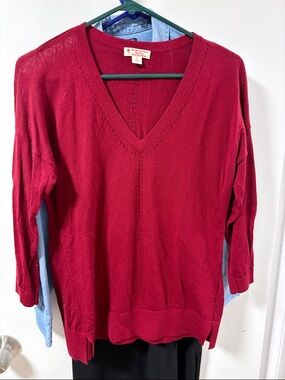 Women's V-Neck Lightweight Sweater